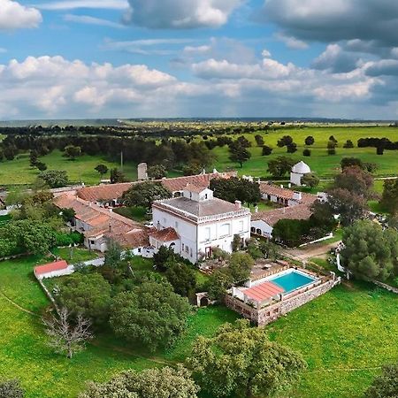 Hotel Rural El Vaqueril 纳瓦斯-德尔马德罗尼奥 外观 照片