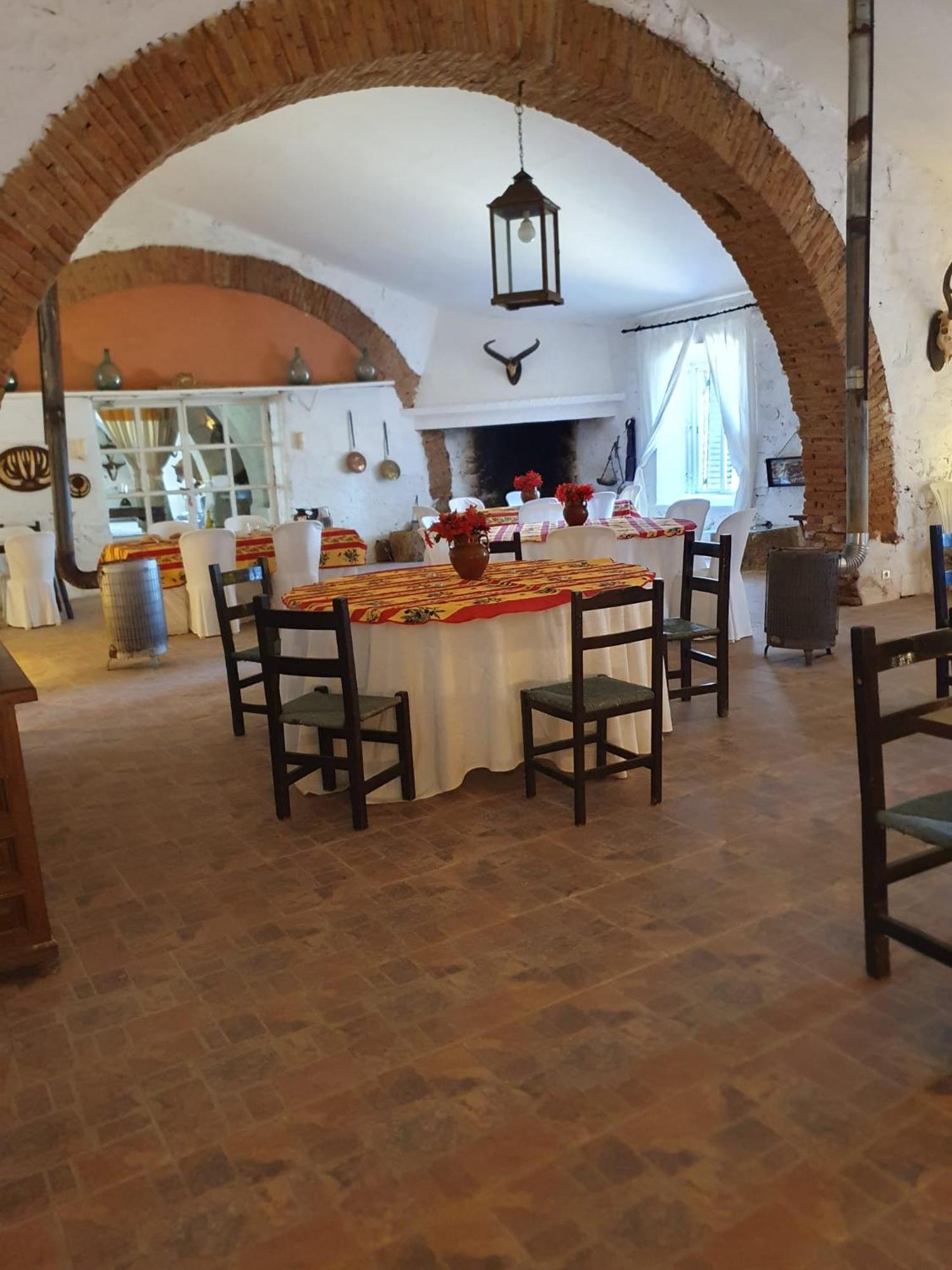 Hotel Rural El Vaqueril 纳瓦斯-德尔马德罗尼奥 外观 照片