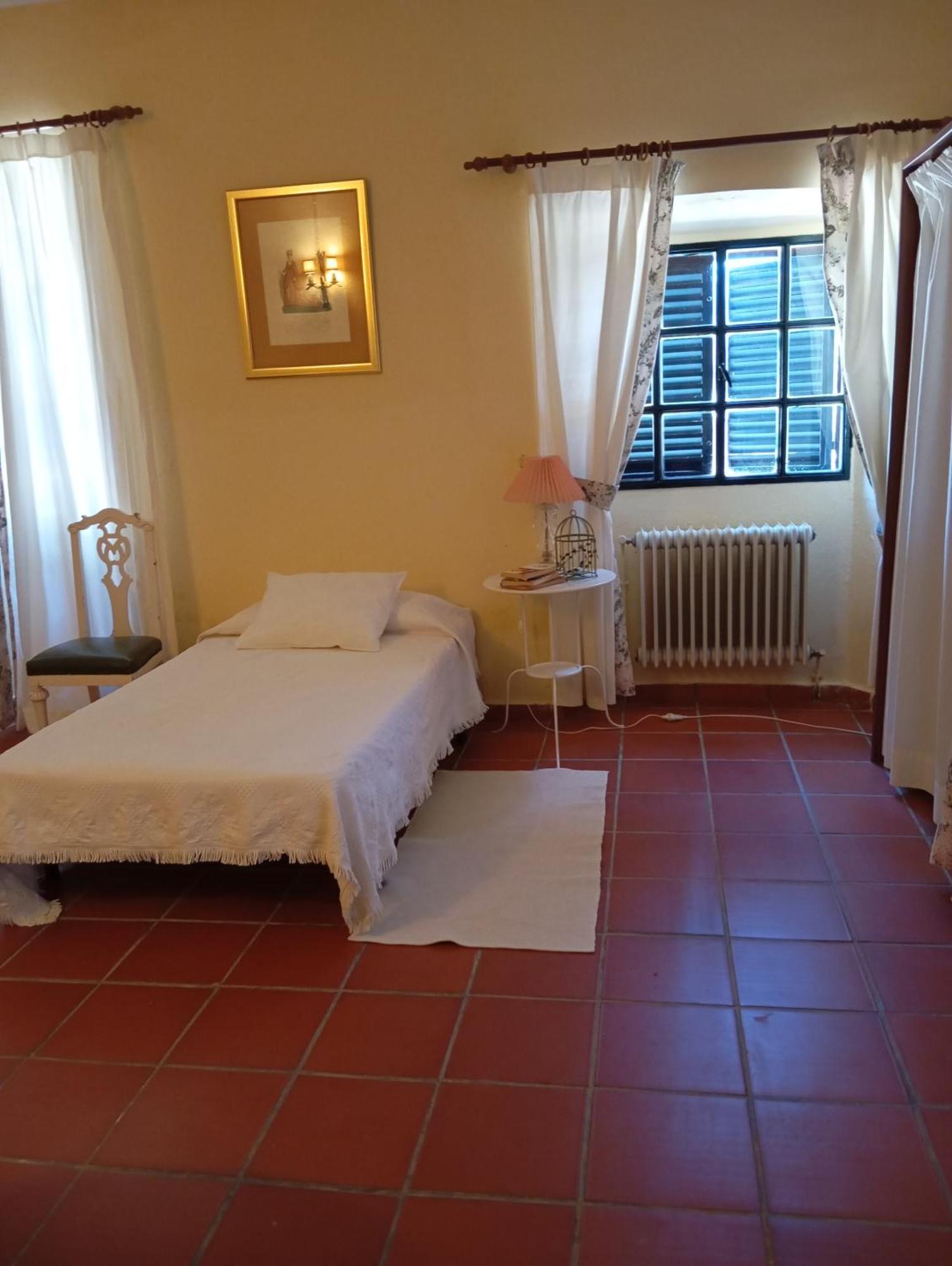 Hotel Rural El Vaqueril 纳瓦斯-德尔马德罗尼奥 外观 照片